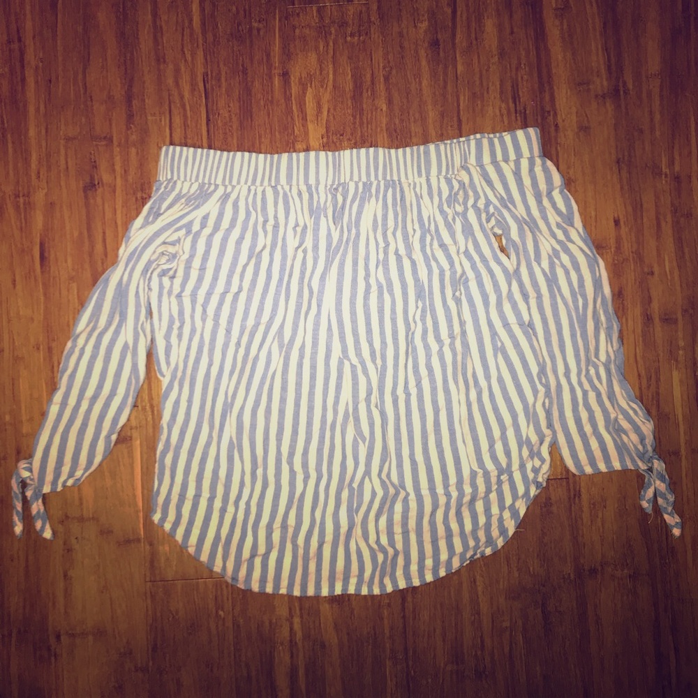 Off-Shoulder Shirt